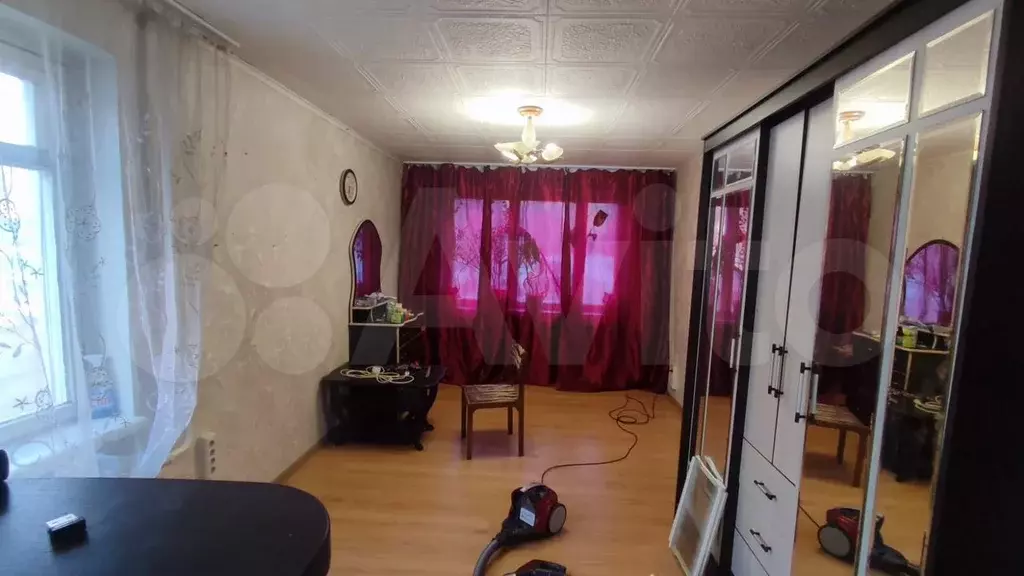 Комната 27 м в 4-к., 1/5 эт. - Фото 0