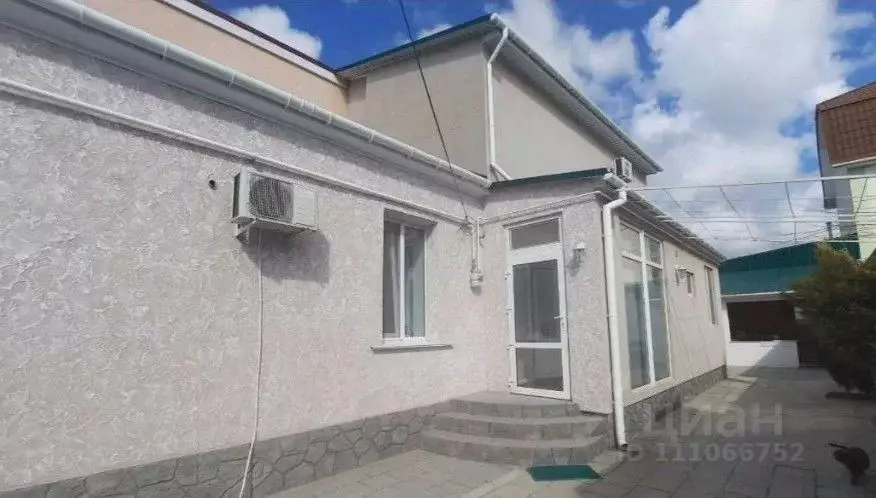Дом в Крым, Евпатория проезд Репина, 7 (96 м) - Фото 0