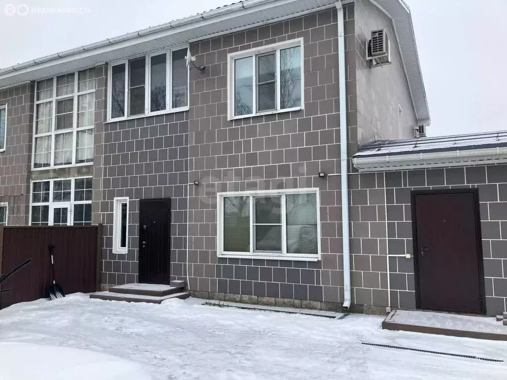 Дом в посёлок Отрадное, улица Демократов (180 м) - Фото 1