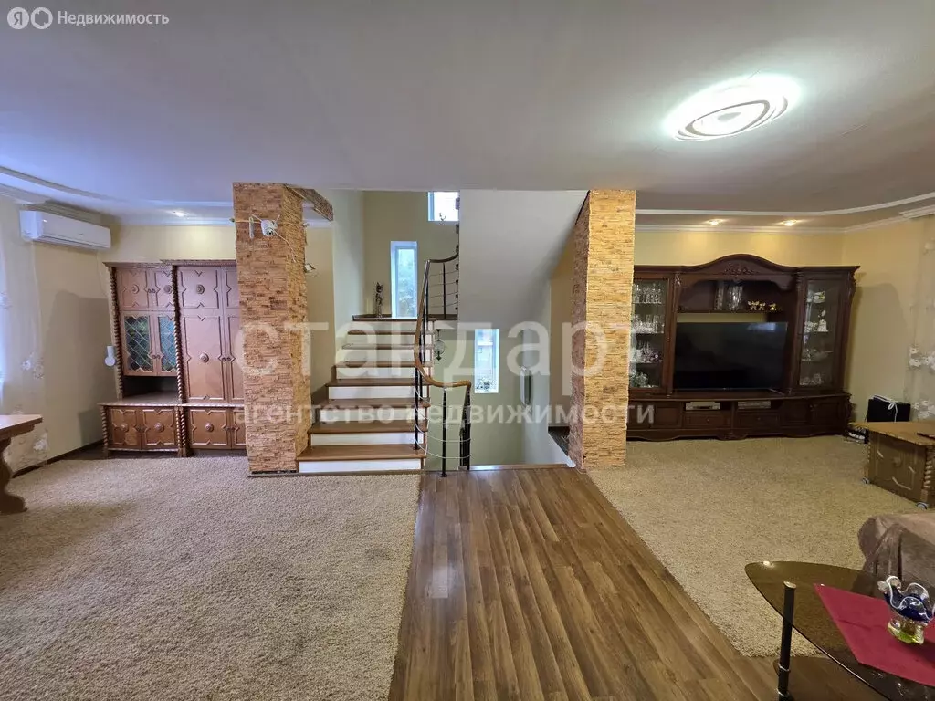 Дом в Ессентукская, улица Дружбы (240 м) - Фото 1