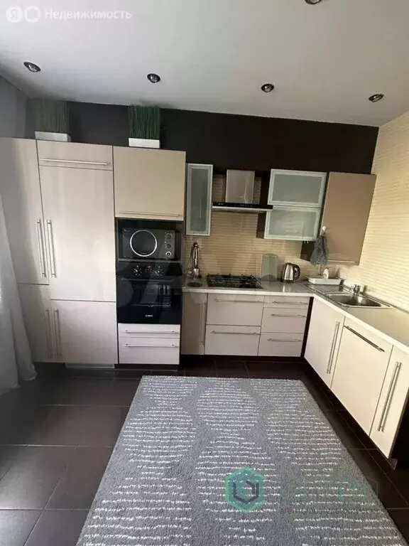 Квартира-студия: Калининград, Красная улица, 261А (50 м) - Фото 1