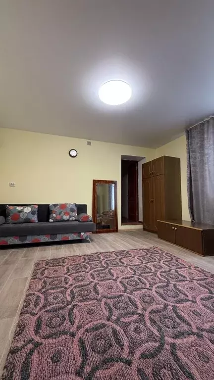 2-к кв. Крым, Симферополь ул. Мемета Нузета, 8 (50.0 м) - Фото 1