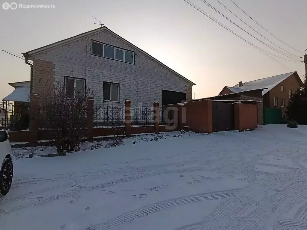 Дом в Черногорск, улица Монтажников (313.8 м) - Фото 2