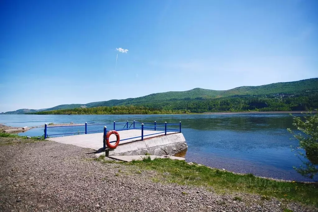 Дом в Красноярский край, Красноярск Лесная ул. (200 м) - Фото 0