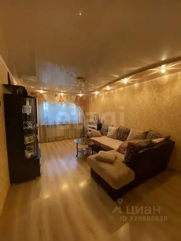 3-к кв. Белгородская область, Белгород Садовая ул., 39 (61.9 м) - Фото 1