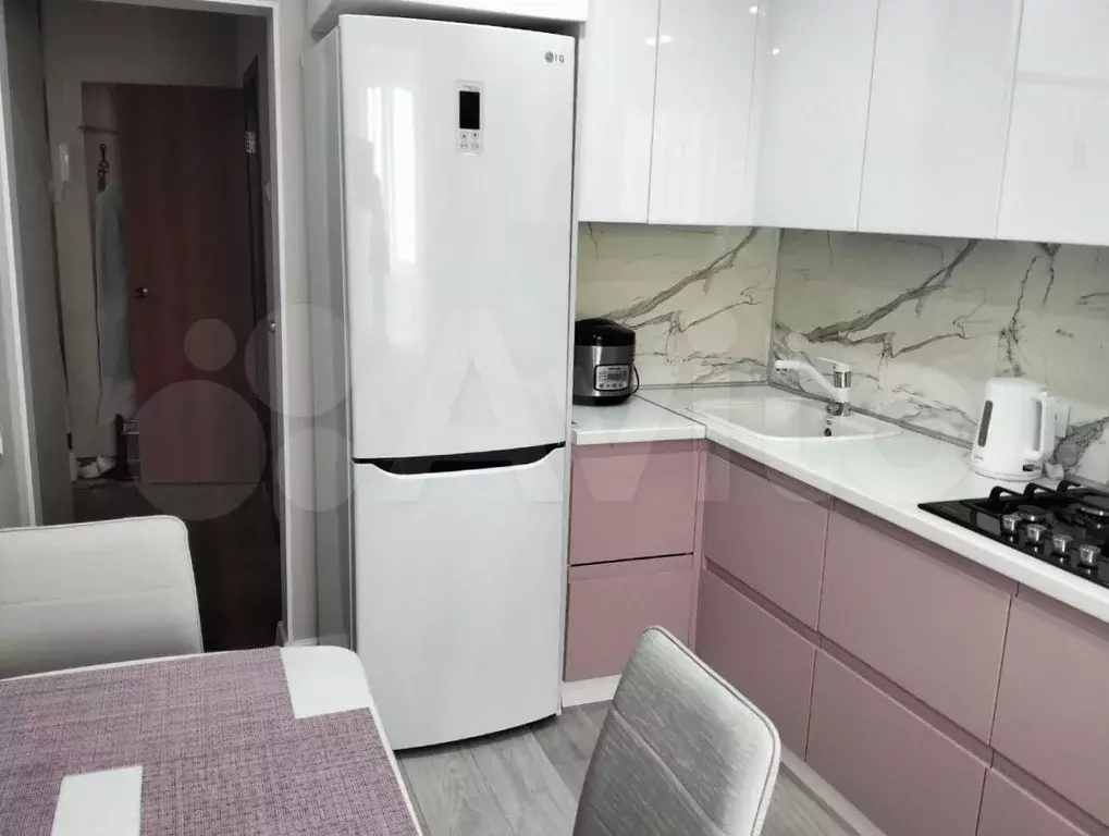 2-к. квартира, 55 м, 4/10 эт. - Фото 0