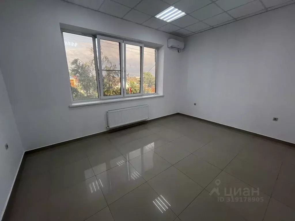 Помещение свободного назначения в Краснодарский край, Северский район, ... - Фото 0
