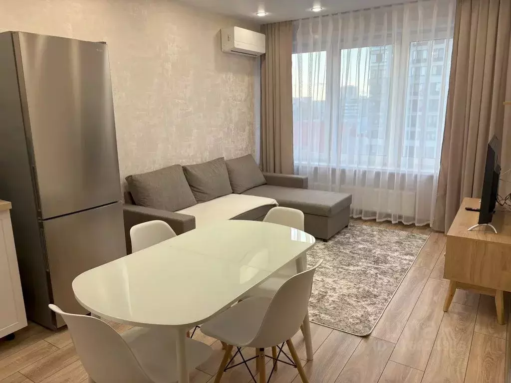 2-к кв. Тюменская область, Тюмень ул. 50 лет Октября, 57Бк2 (65.0 м) - Фото 2