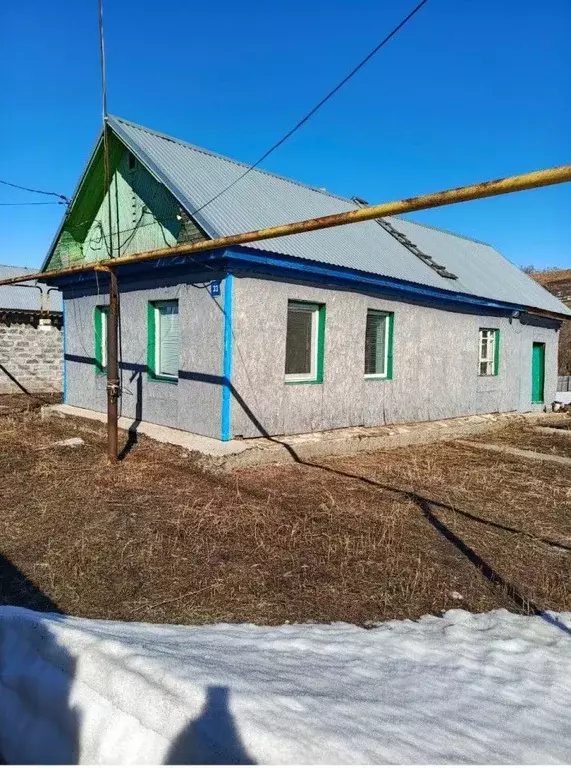 Дом в Оренбургская область, Кувандык пос. Кашкук, ул. Линейная, 33 (34 ... - Фото 1