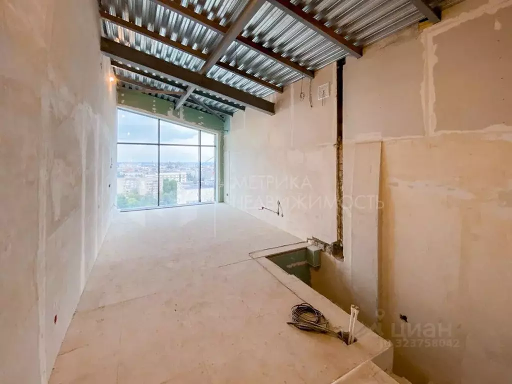 1-к кв. Тюменская область, Тюмень ул. Республики, 86к2 (62.5 м) - Фото 0