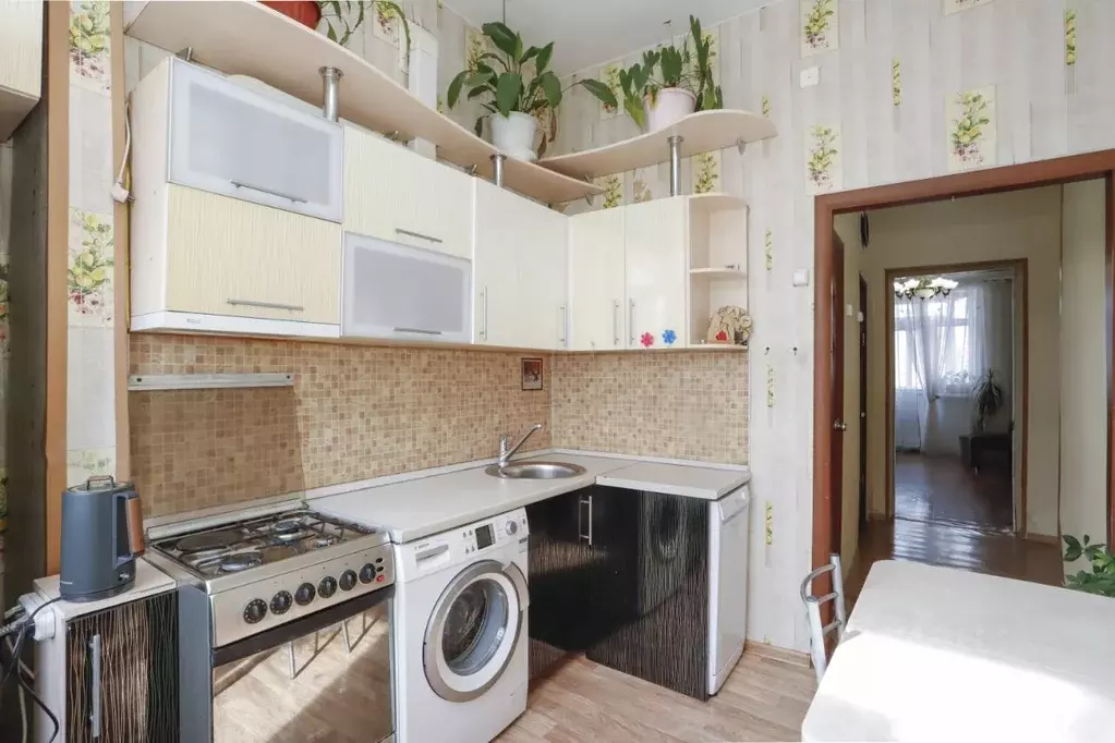 3-к кв. Иркутская область, Иркутск ул. Новаторов, 16 (70.0 м) - Фото 0