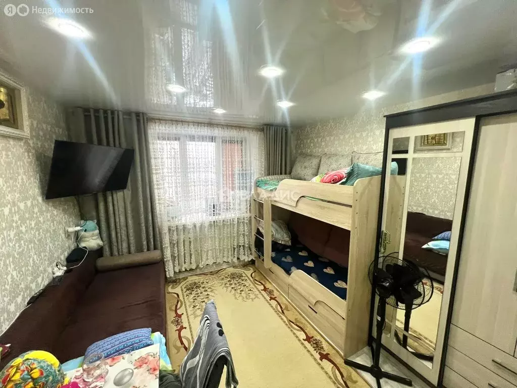 1к в 8-комнатной квартире (12.7 м) - Фото 0