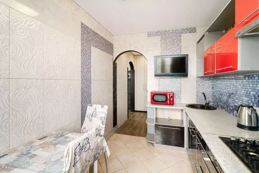 3-к кв. Омская область, Омск просп. Королева, 16 (60.0 м) - Фото 1