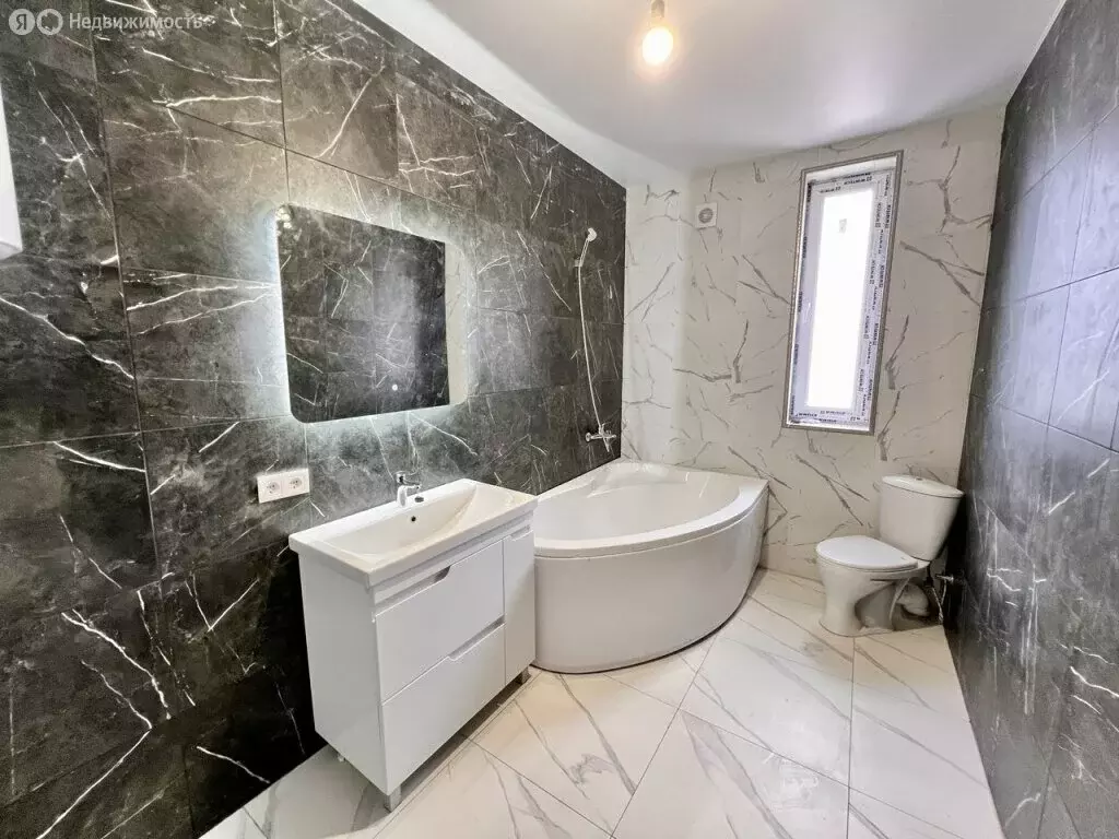 Дом в Трудовское сельское поселение, село Строгоновка, улица Кефе (96 ... - Фото 1