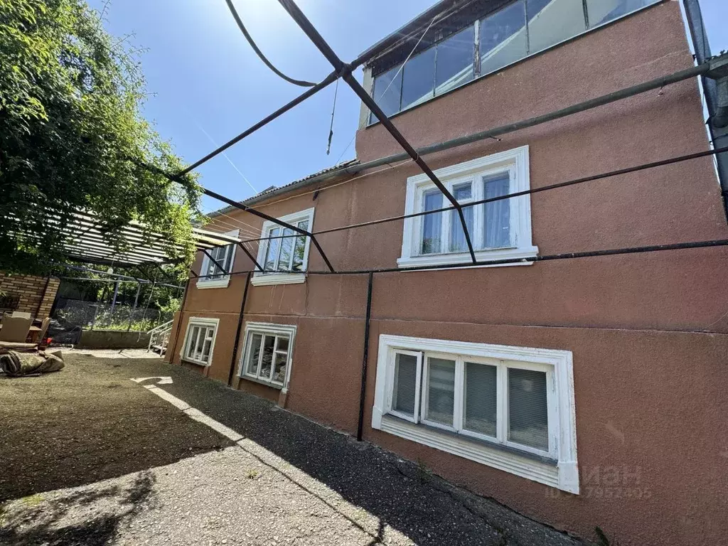 Дом в Ставропольский край, Кисловодск ул. Апанасенко, 23 (180 м) - Фото 1