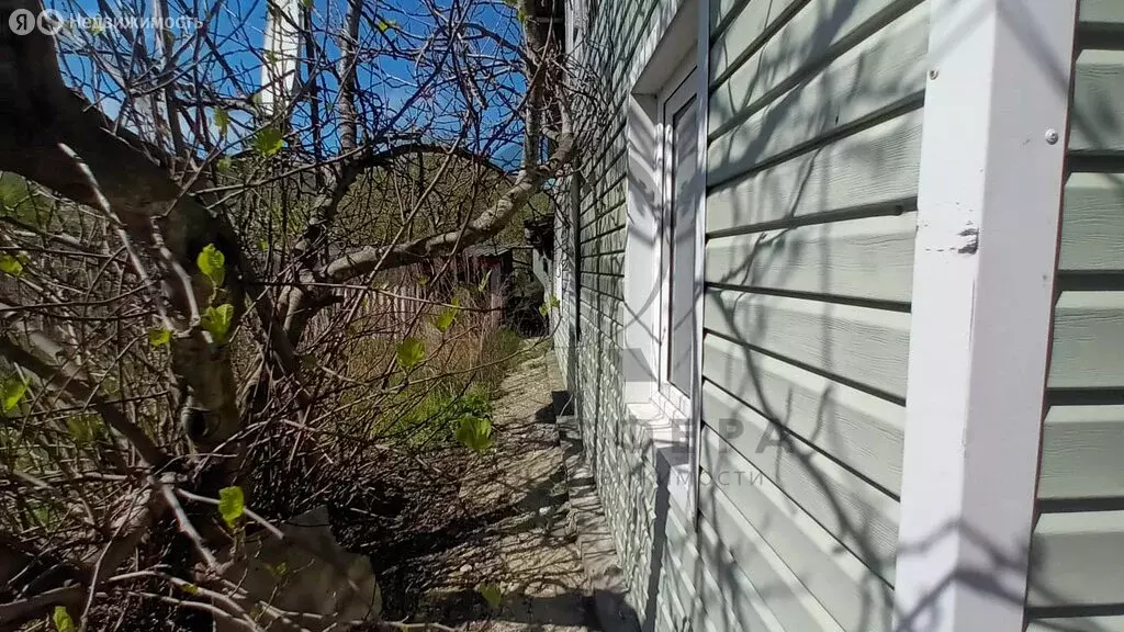 Дом в посёлок городского типа Новомихайловский, улица Шаумяна, 1 (28.1 ... - Фото 1