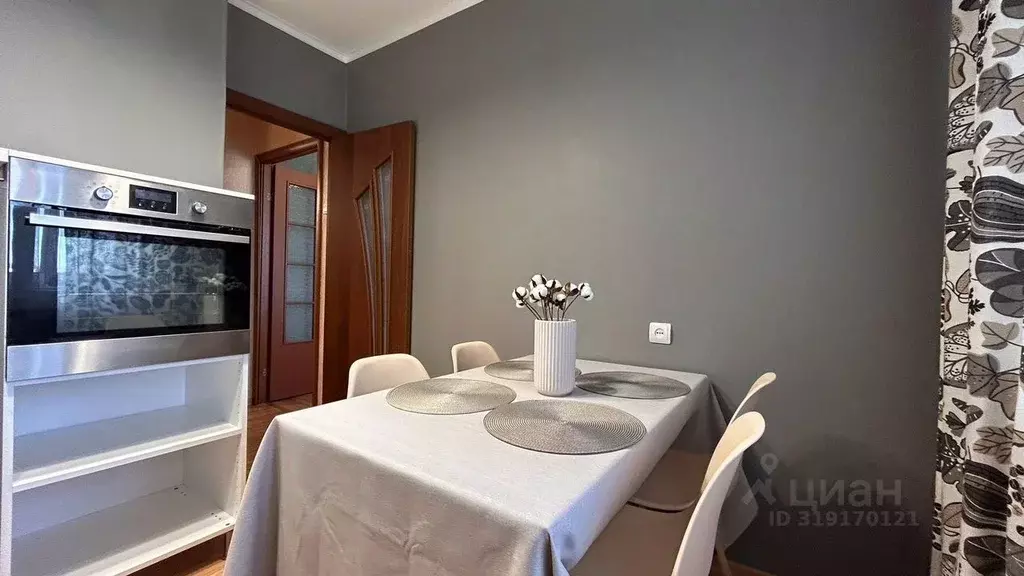 2-к кв. Башкортостан, Салават Октябрьская ул., 70А (52.0 м) - Фото 0
