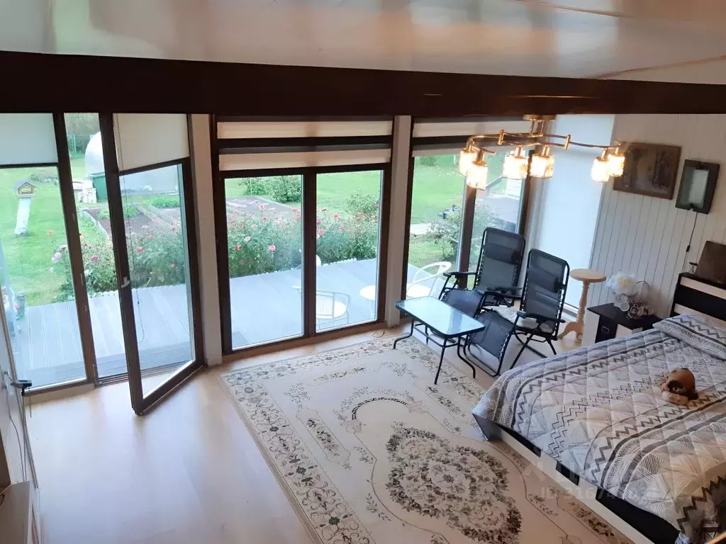 Дом в Ленинградская область, Сланцевский район, Выскатское с/пос, д. ... - Фото 1