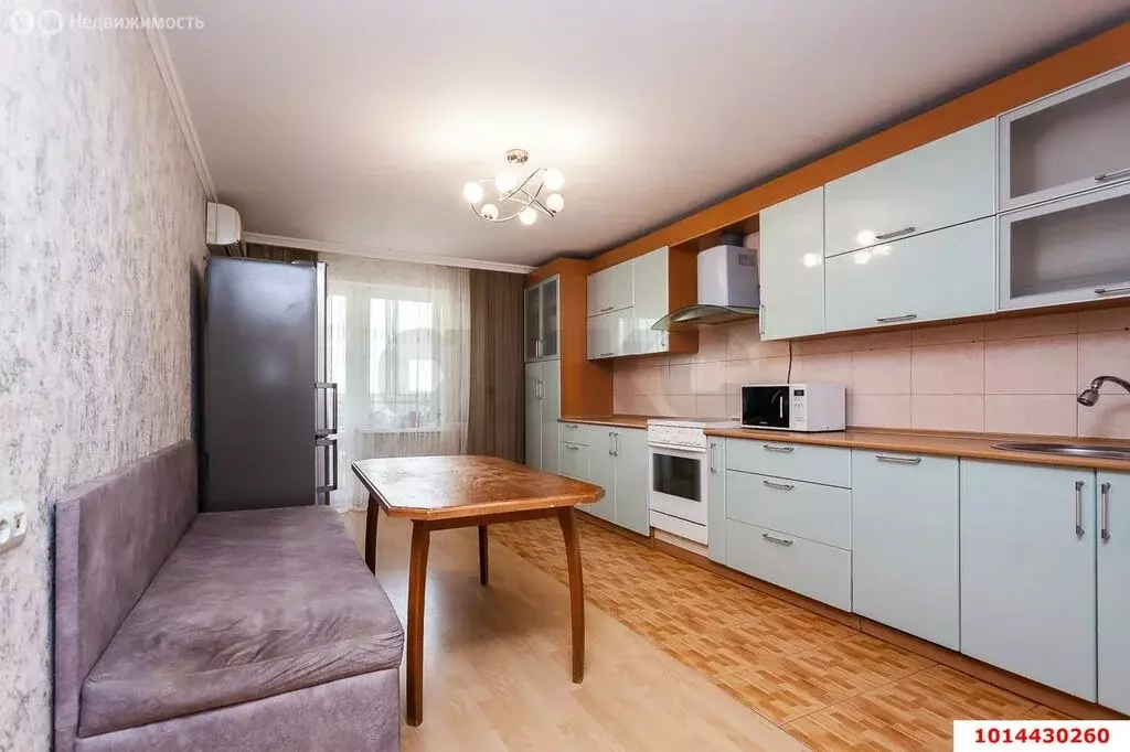 3-комнатная квартира: Краснодар, улица имени 40-летия Победы, 33/10 ... - Фото 1
