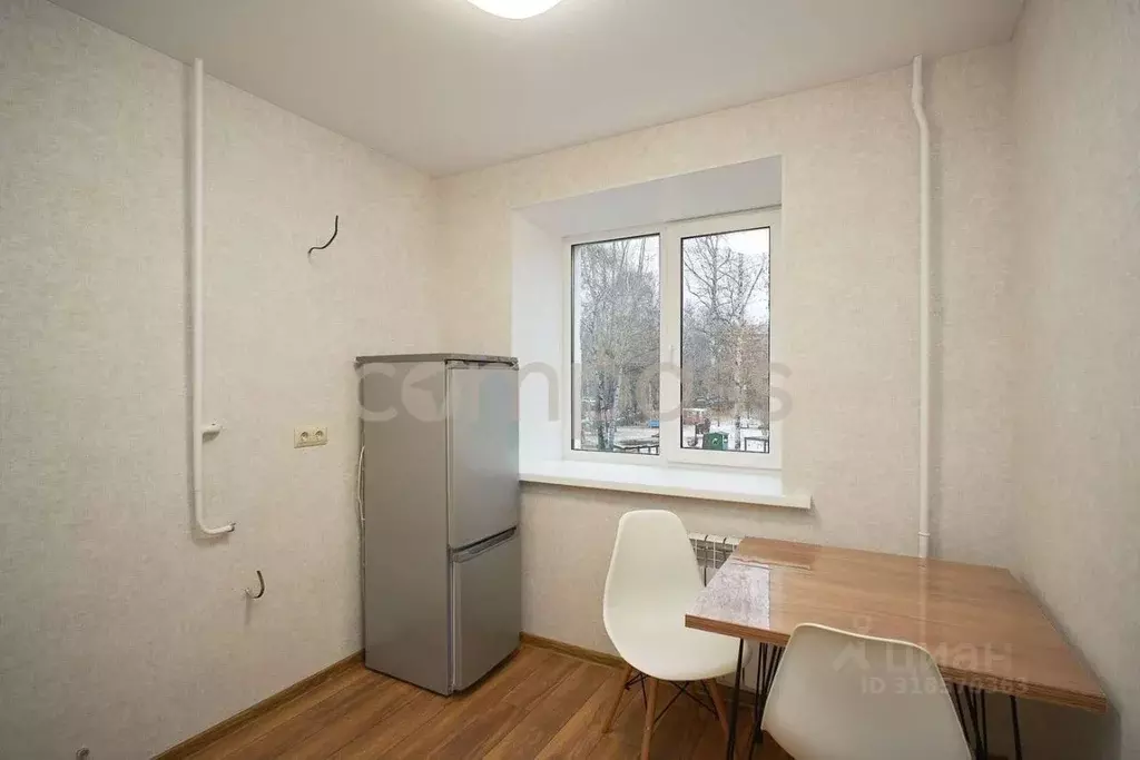 2-к кв. Тюменская область, Тюмень ул. Мельникайте, 64 (42.5 м) - Фото 0