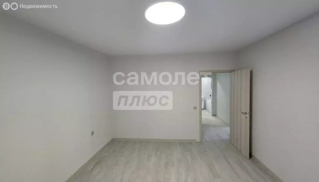 3-комнатная квартира: Омск, проспект Королёва, 7 (71 м) - Фото 2