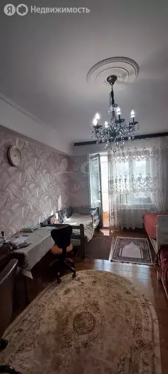 3-комнатная квартира: Махачкала, улица Гаджи Алибегова, 78 (100 м) - Фото 1