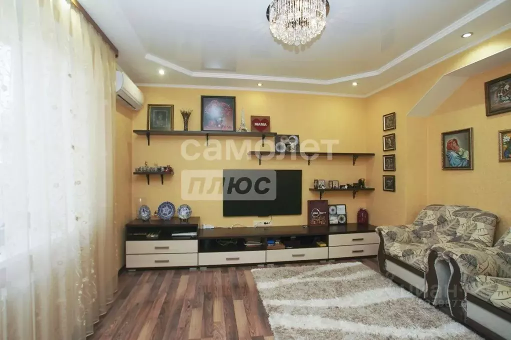 3-к кв. Омская область, Омск Звездная ул., 6 (90.0 м) - Фото 0