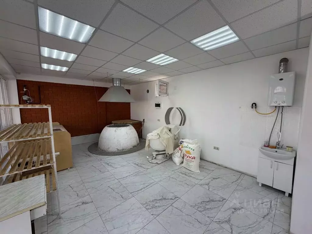 Торговая площадь в Северная Осетия, Владикавказ ул. Гадиева, 65 (30 м) - Фото 1