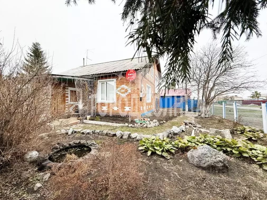 Дом в Омская область, Нижнеомский район, с. Старомалиновка Трудовая ... - Фото 1