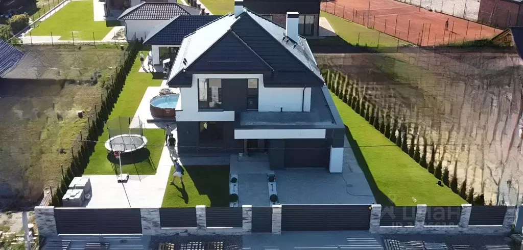 Дом в Калининградская область, Зеленоградск ул. Конструктивная (242 м) - Фото 1