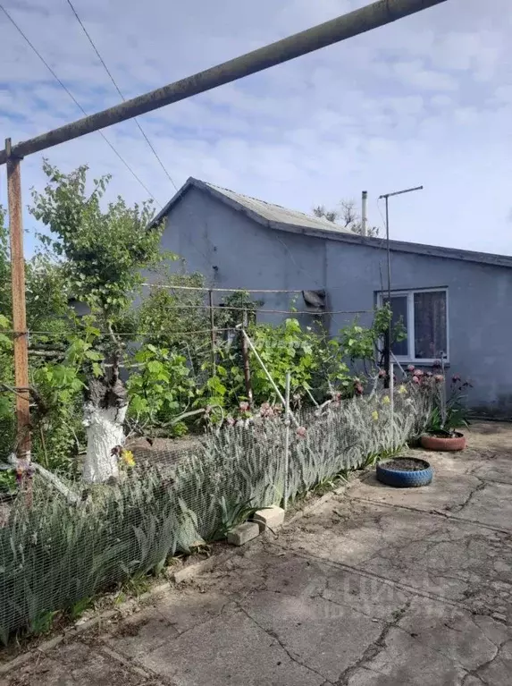 Дом в Крым, Раздольненский район, Славянское с/пос, с. Славянское ул. ... - Фото 1