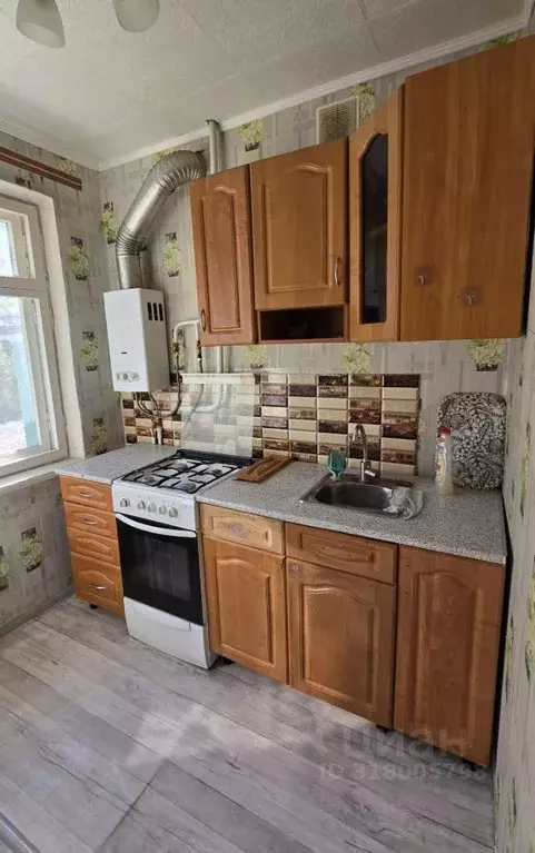 2-к кв. Волгоградская область, Камышин 4-й мкр, 83 (44.1 м) - Фото 0
