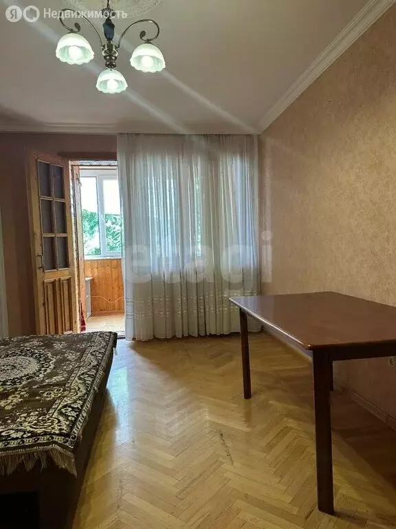 3-комнатная квартира: Владикавказ, улица Черняховского (70 м) - Фото 1