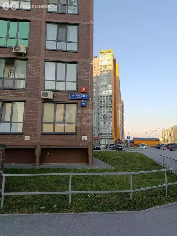 Квартира-студия: Тюмень, улица Новосёлов, 115 (18 м) - Фото 1