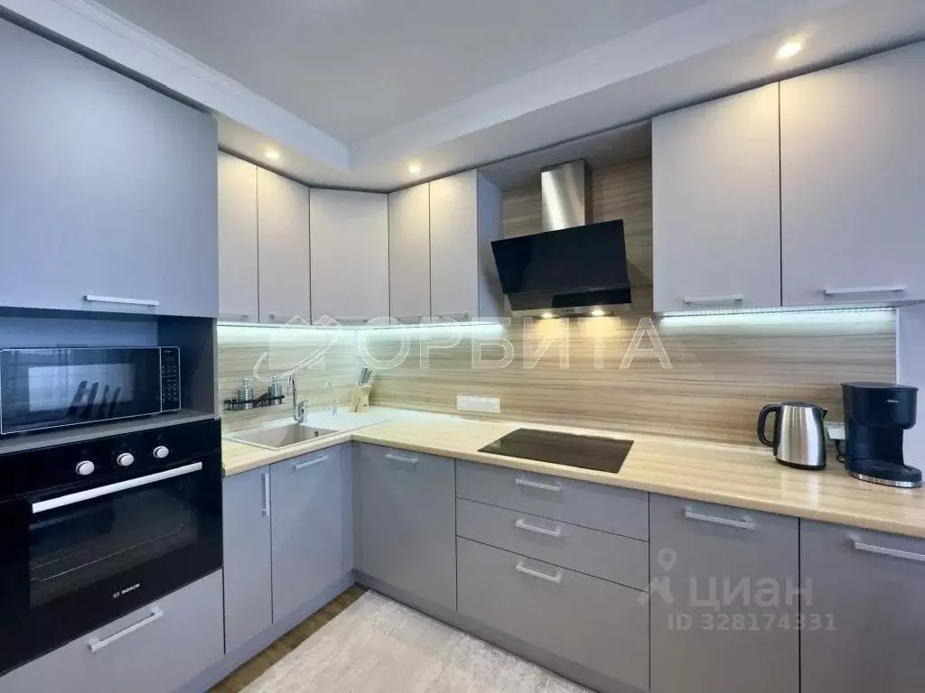 2-к кв. Тюменская область, Тюмень ул. Павла Шарова, 3 (67.7 м) - Фото 1