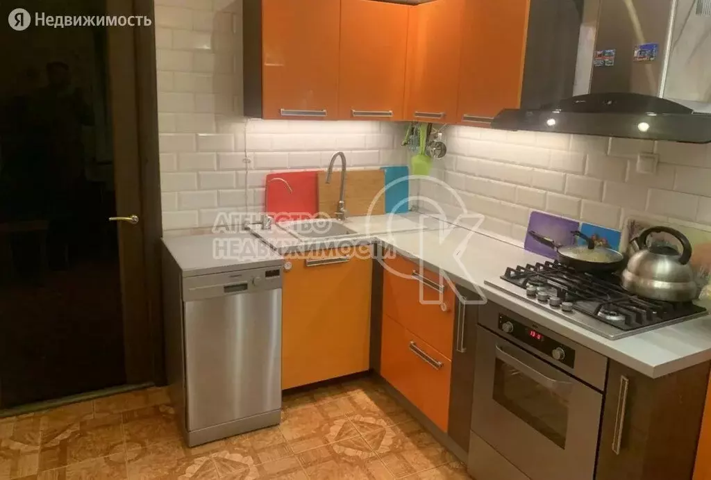 3-комнатная квартира: Казань, улица Фатыха Амирхана, 83 (67.2 м) - Фото 1