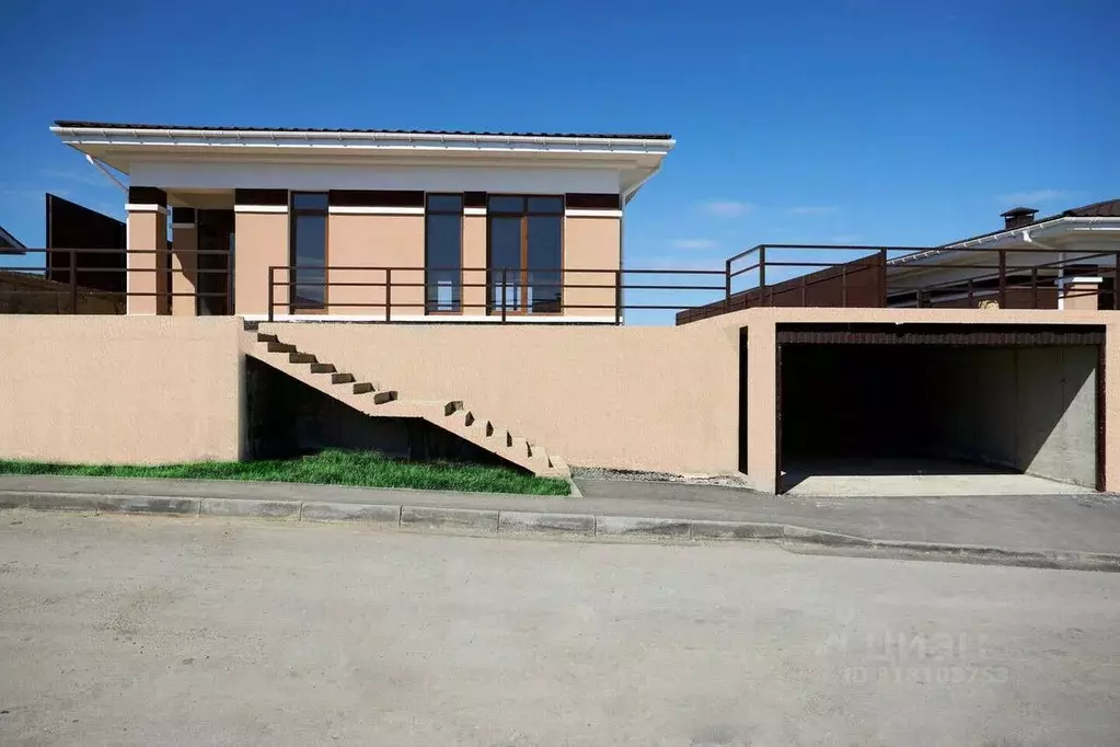 Дом в Крым, Симферопольский район, Мирновское с/пос, с. Белоглинка ул. ... - Фото 0