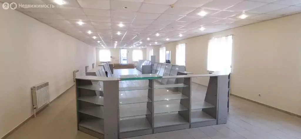 Торговая площадь (195 м) - Фото 1