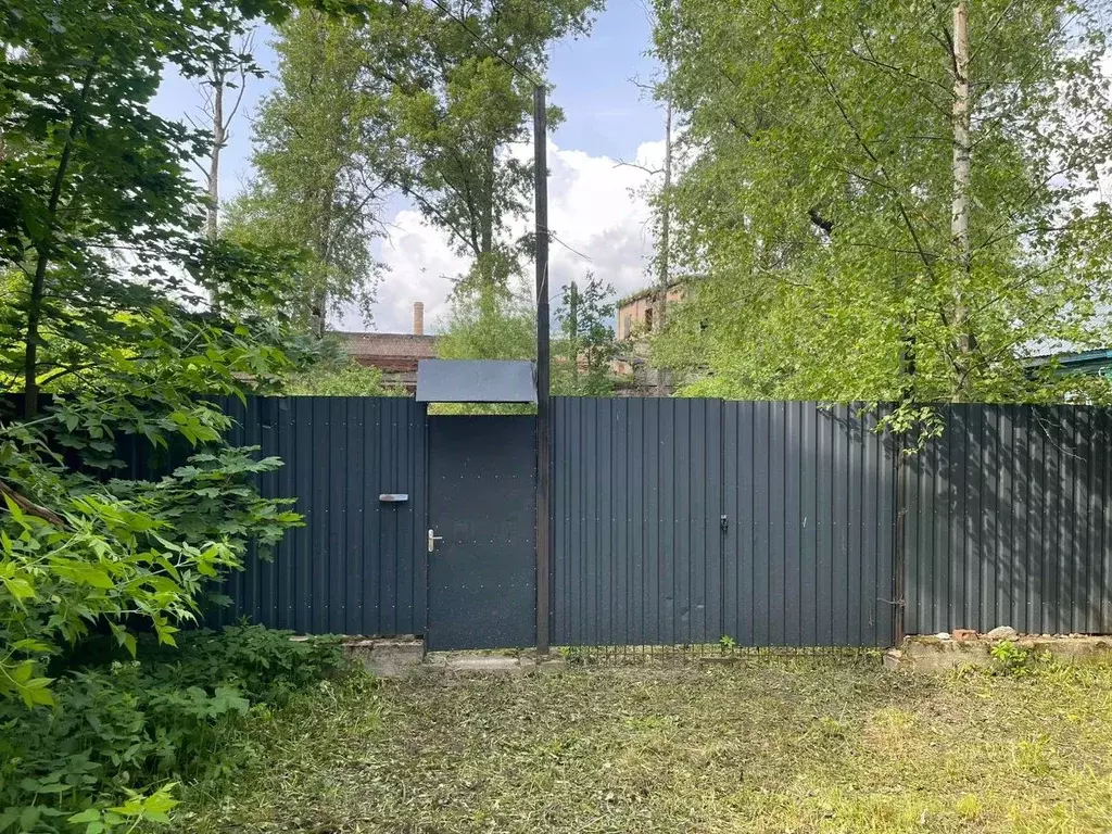 Участок в Тверская область, Вышний Волочек ул. Чистякова (6.0 сот.) - Фото 1