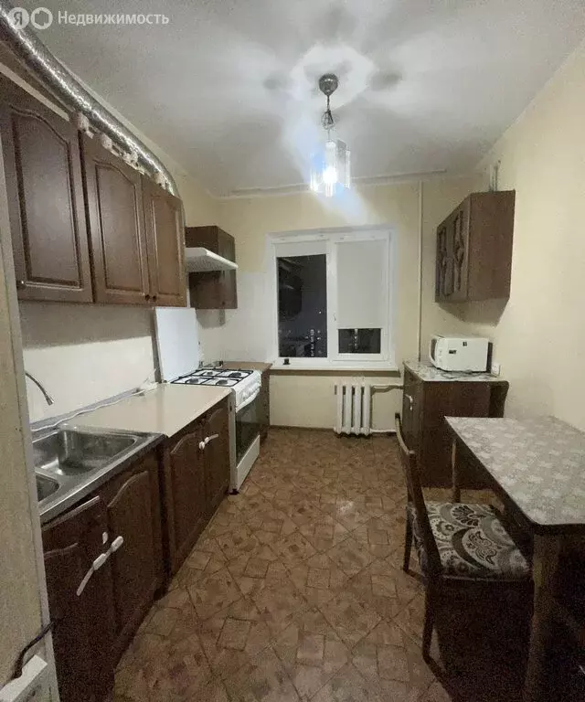 3-комнатная квартира: Симферополь, улица 60 лет Октября, 4 (61.9 м) - Фото 1