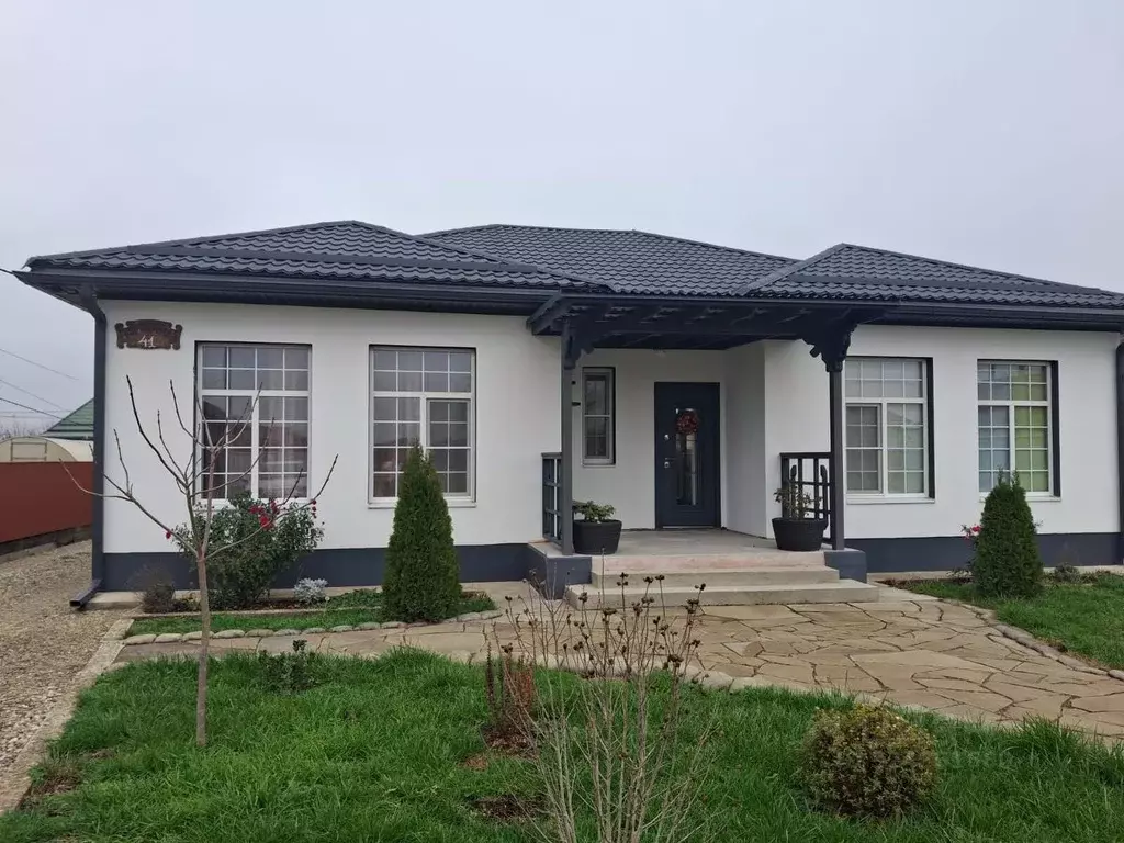 Дом в Краснодарский край, Абинск Пшеничная ул. (131 м) - Фото 1