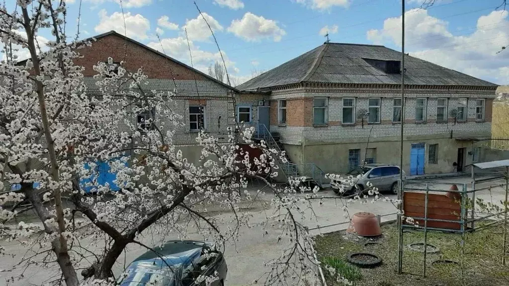 Производственное помещение в Саратовская область, пос. Красный ... - Фото 1