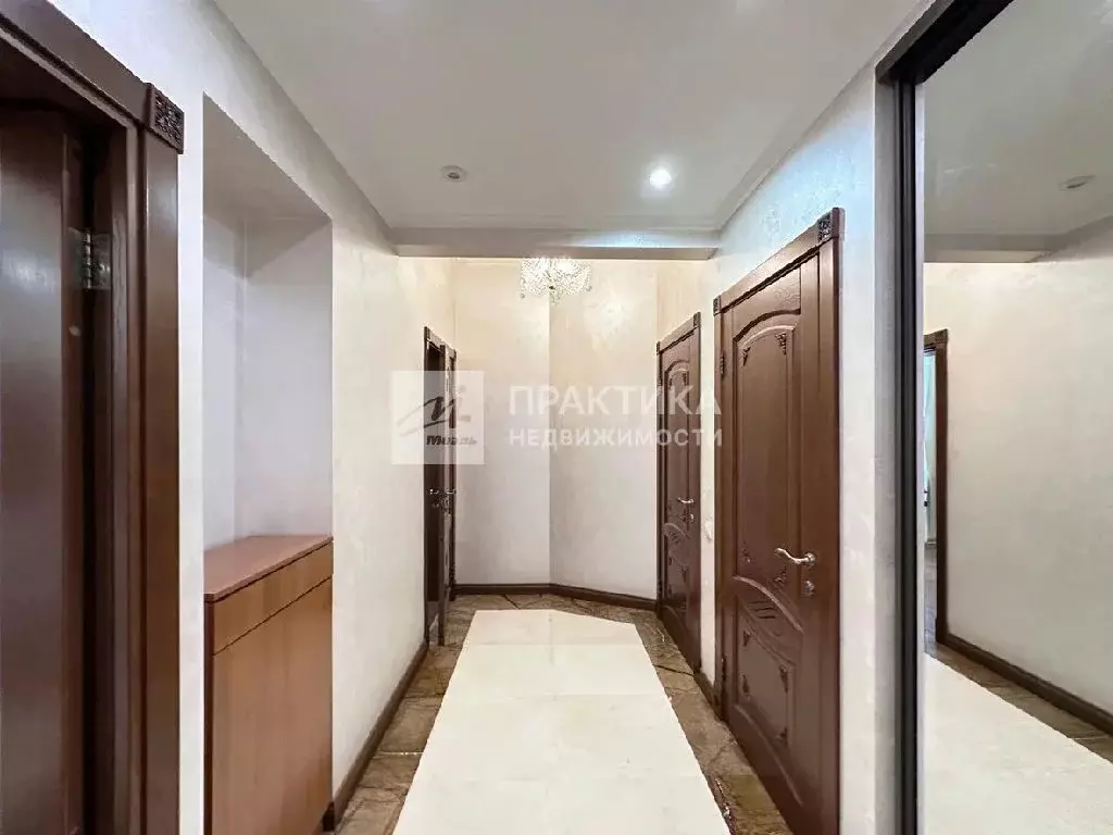 Продается 4-комнатная квартира - Фото 2