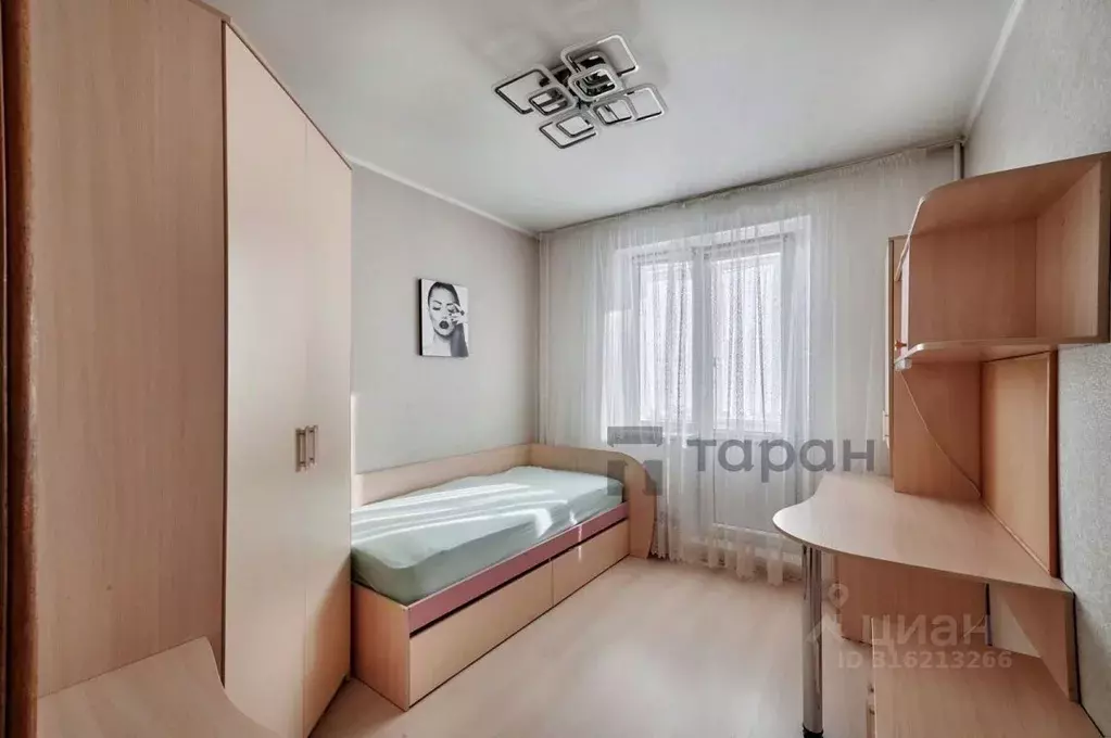 4-к кв. Челябинская область, Челябинск ул. Братьев Кашириных, 136А ... - Фото 0