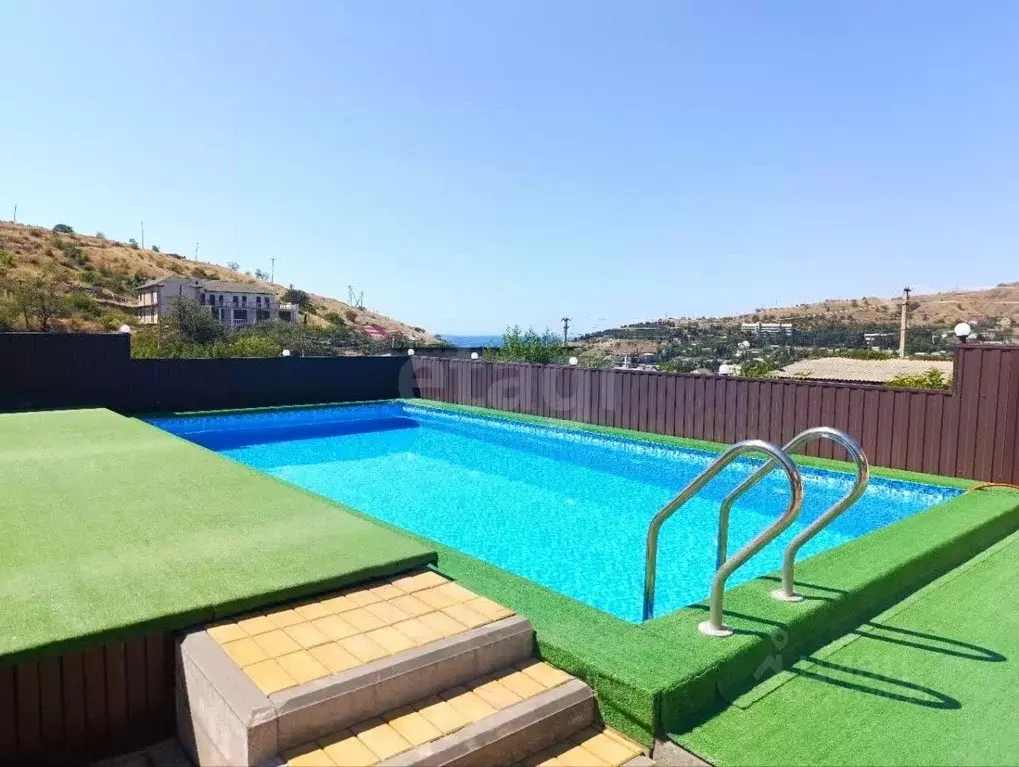 Дом в Крым, Судак муниципальный округ, с. Морское ул. Идрисова (362 м) - Фото 1