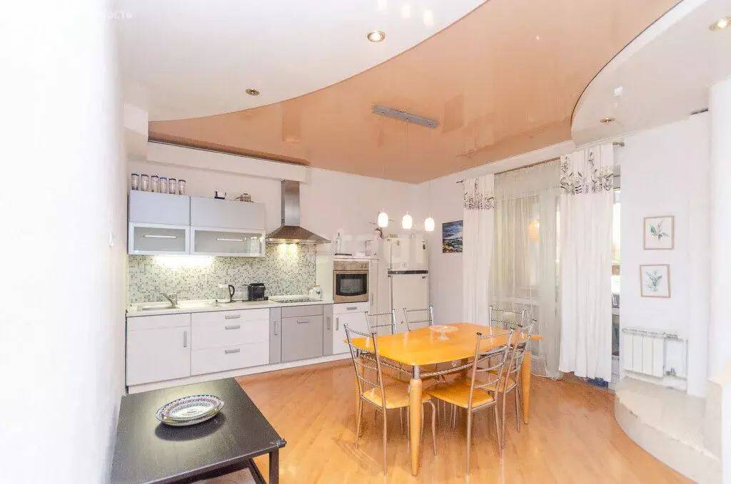 4-комнатная квартира: Бердск, Изумрудный городок, 3 (160 м) - Фото 1