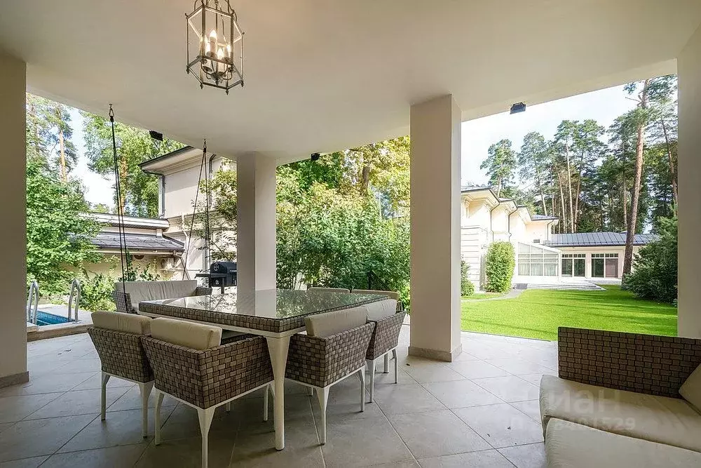 Коттедж в Московская область, Одинцовский городской округ, д. Жуковка, ... - Фото 2