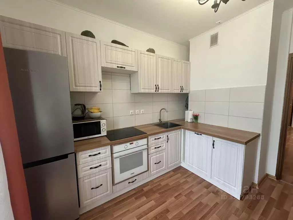 2-к кв. Свердловская область, Екатеринбург ул. 8 Марта, 188 (65.0 м) - Фото 1