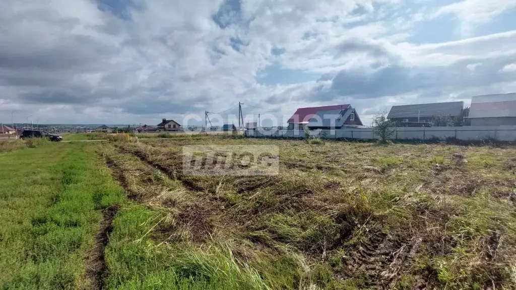 Участок в Татарстан, Тукаевский район, д. Азьмушкино, Подсолнухи мкр ... - Фото 0