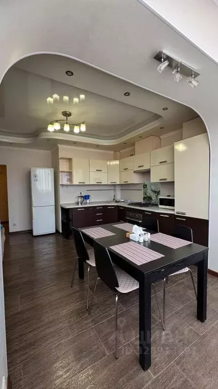 2-к кв. Ставропольский край, Ессентуки ул. Орджоникидзе, 83К2 (69.7 м) - Фото 0